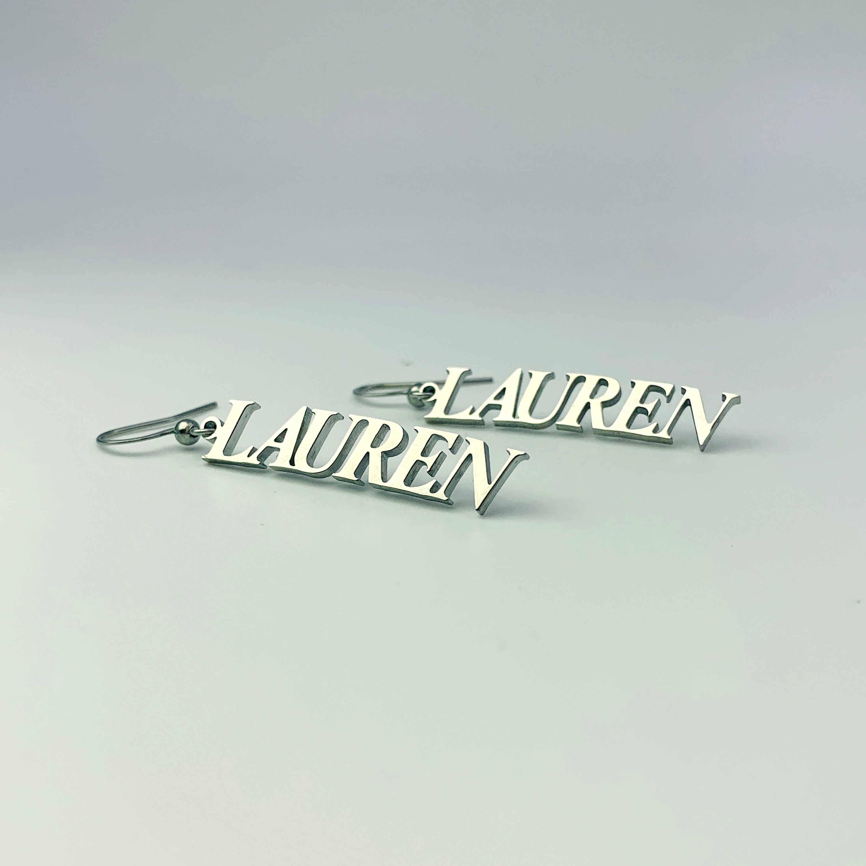 Pendientes colgantes de plata personalizados con nombre