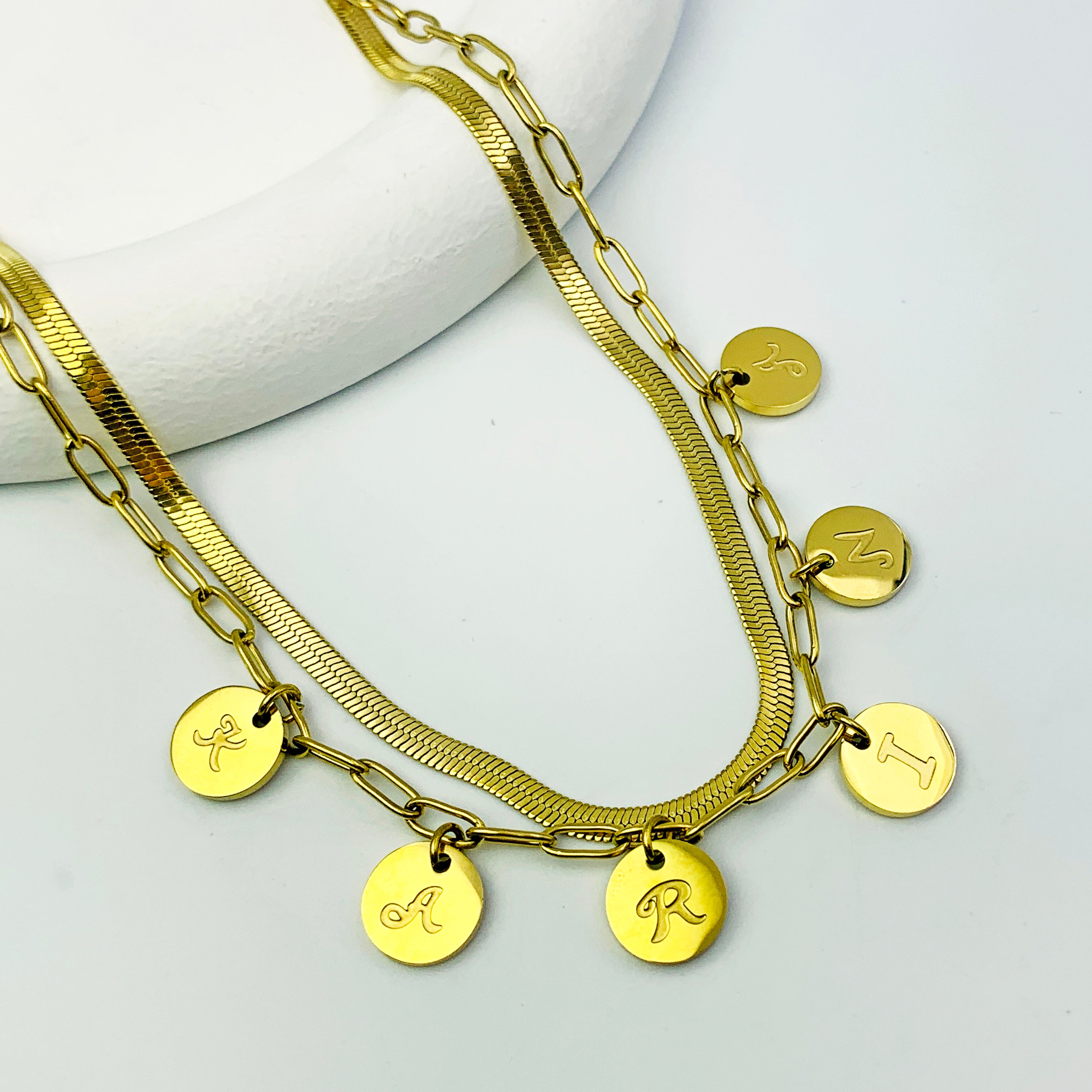 Collar con nombre en capas personalizado