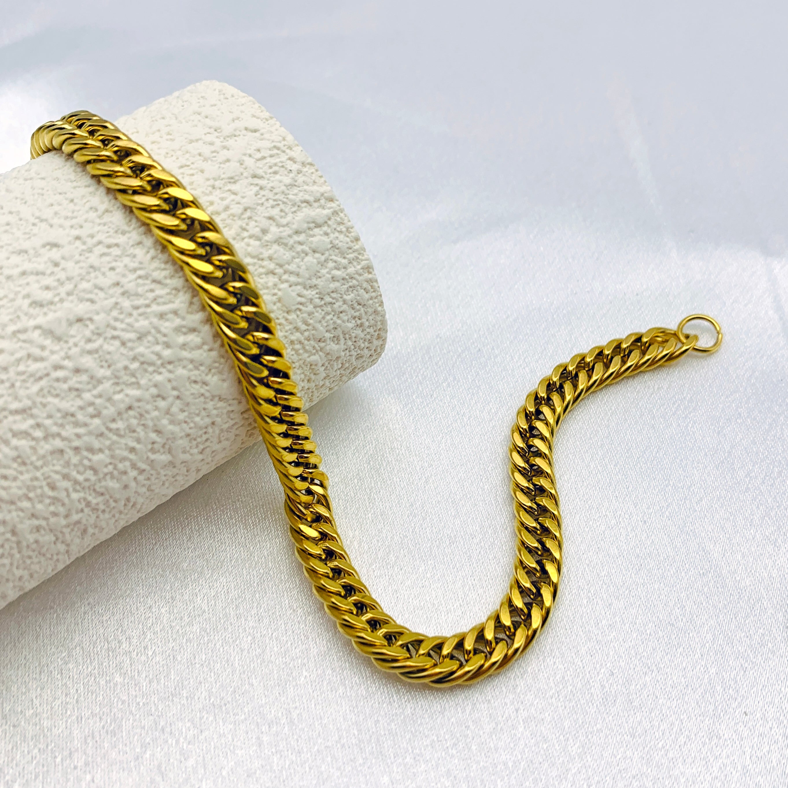 Curb Link Chain Bracelet