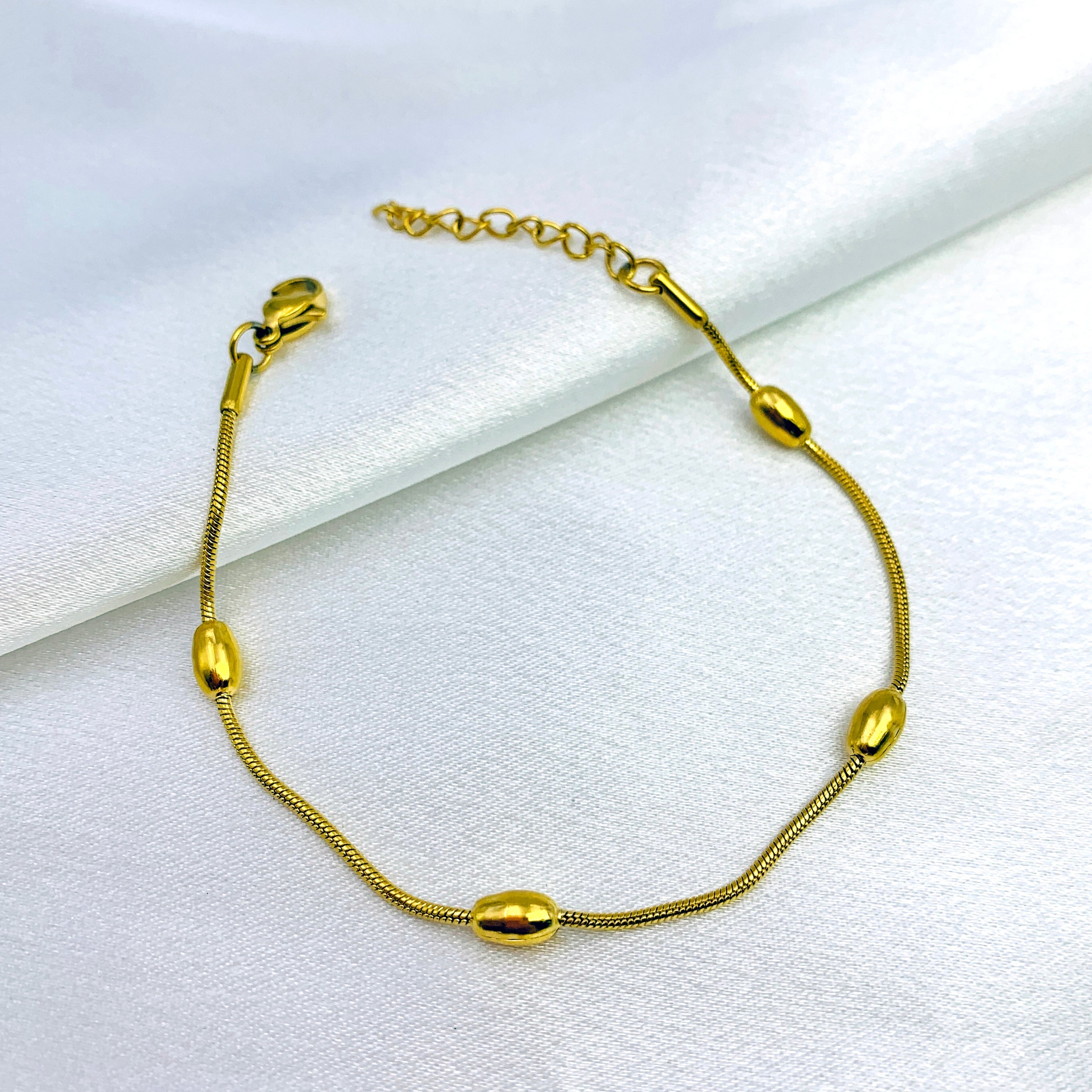 Minimalist Oval Bead Bracelet