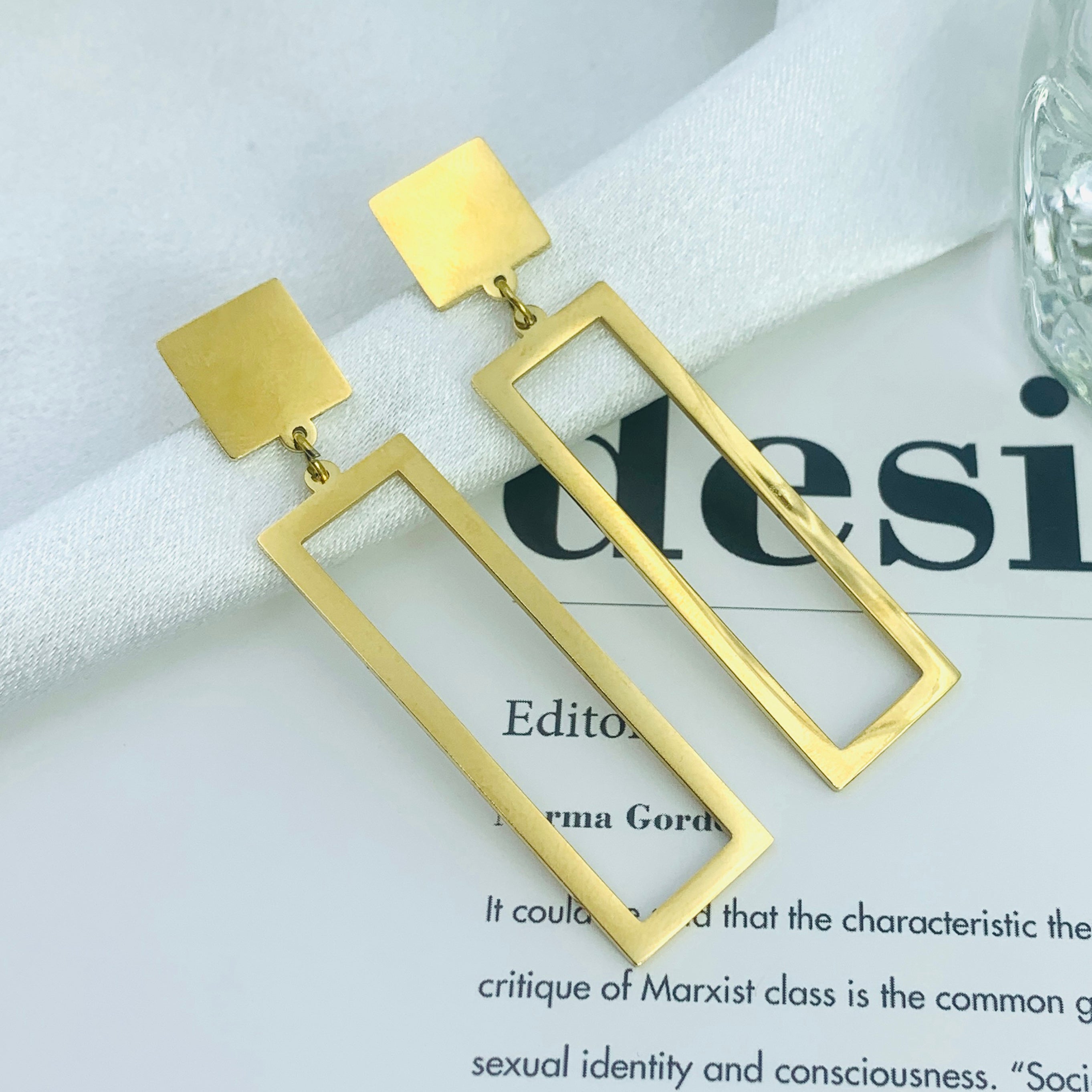 Pendientes Silueta Rectángulo Dorado