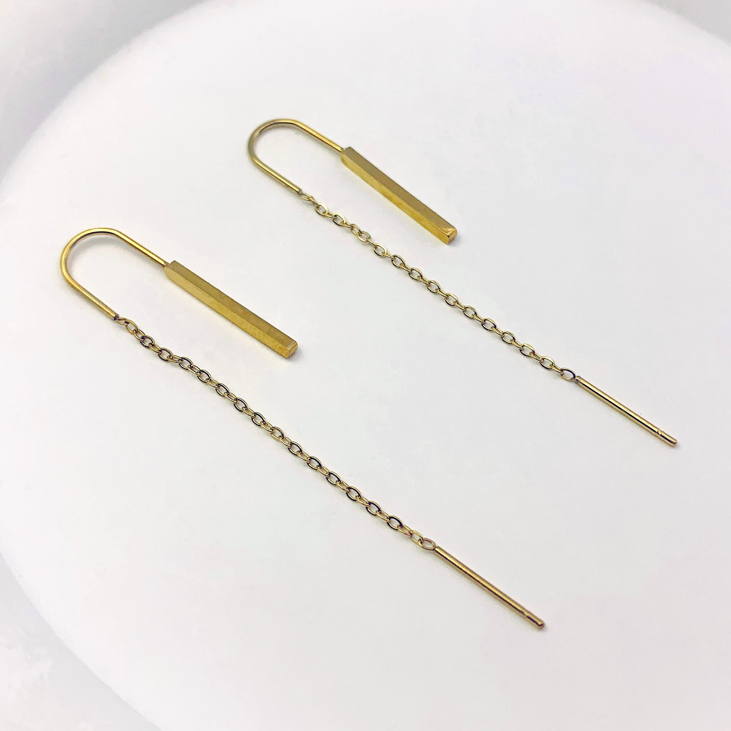 Pendientes de enhebrador minimalista
