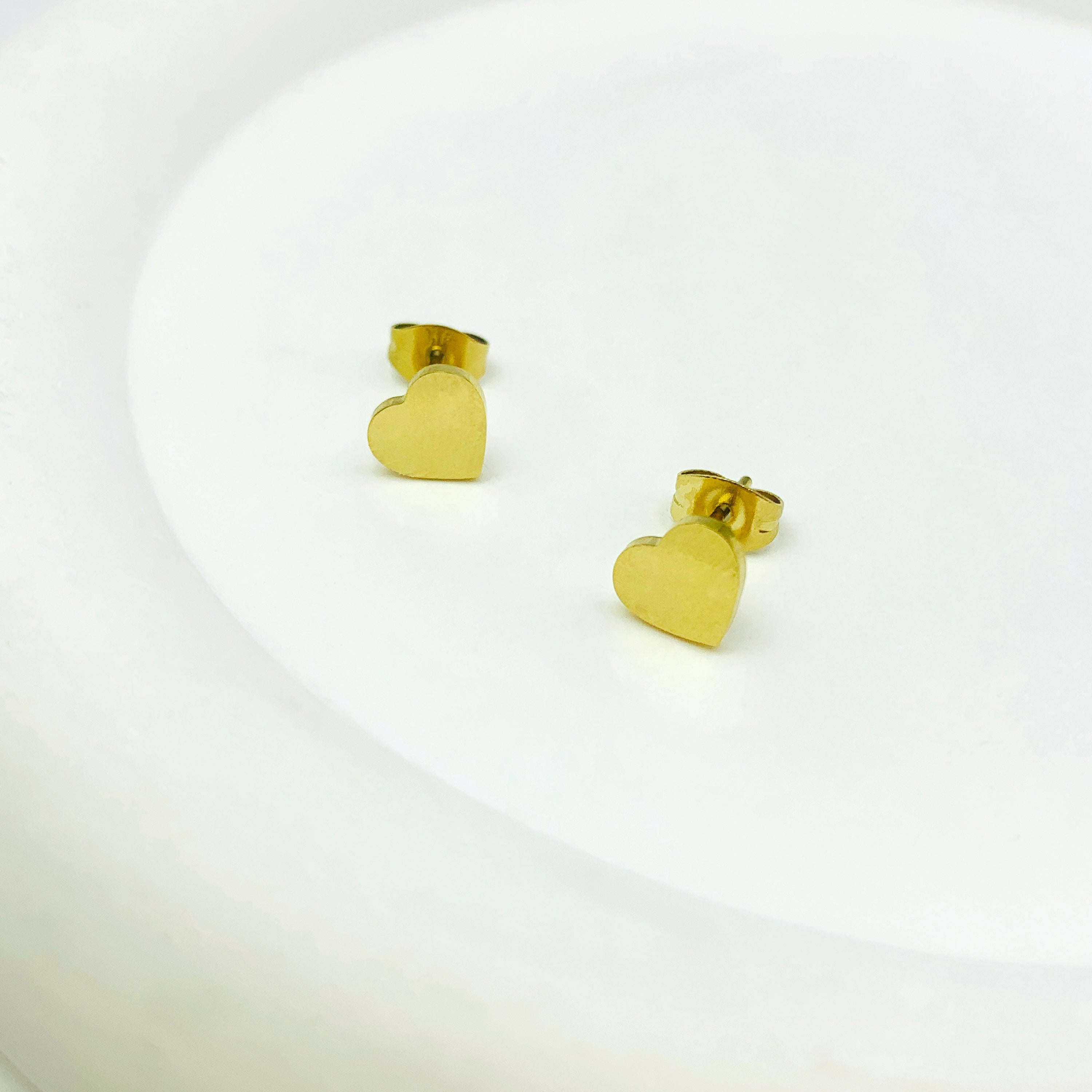 Pendientes de corazón clásicos