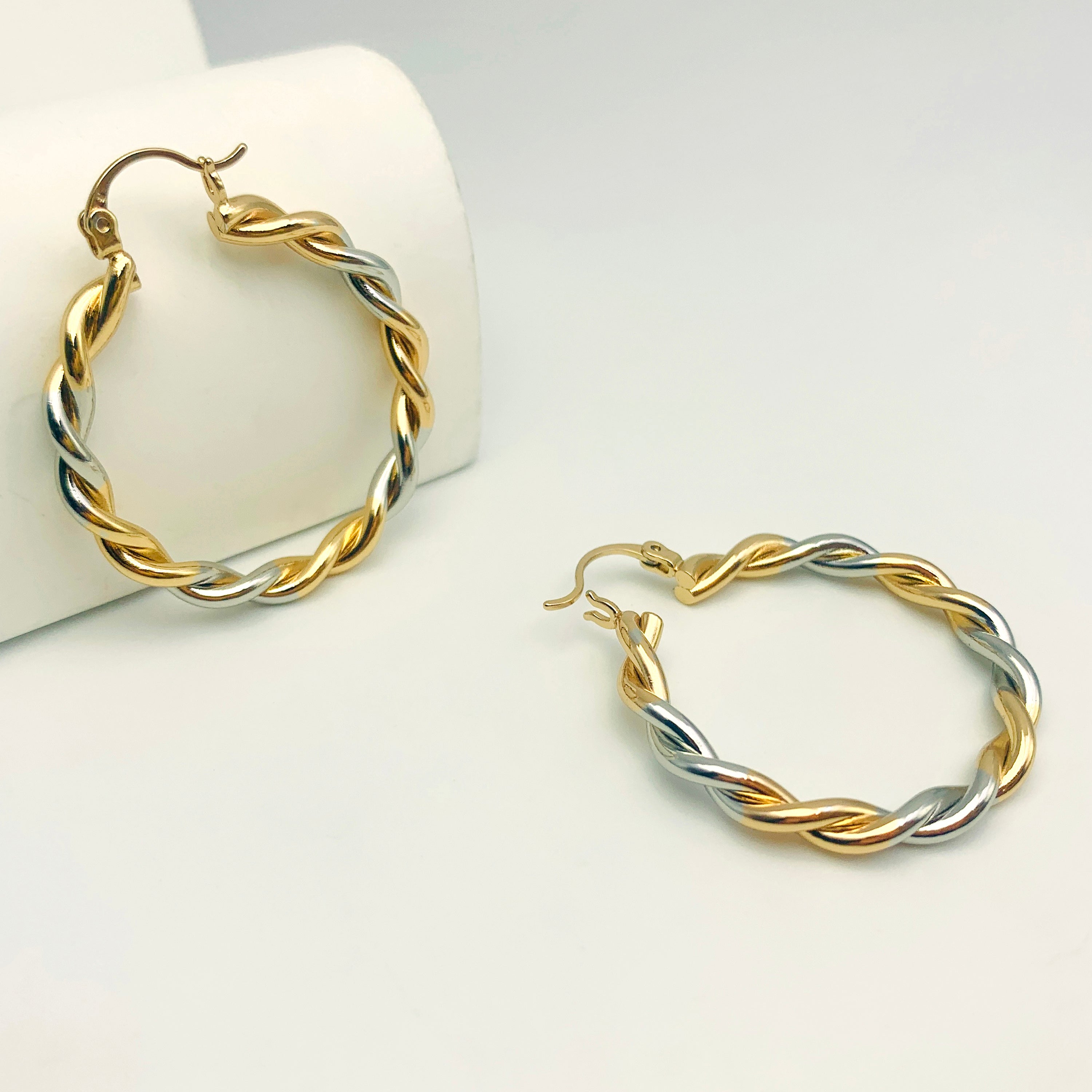 Pendientes de enhebrador divino