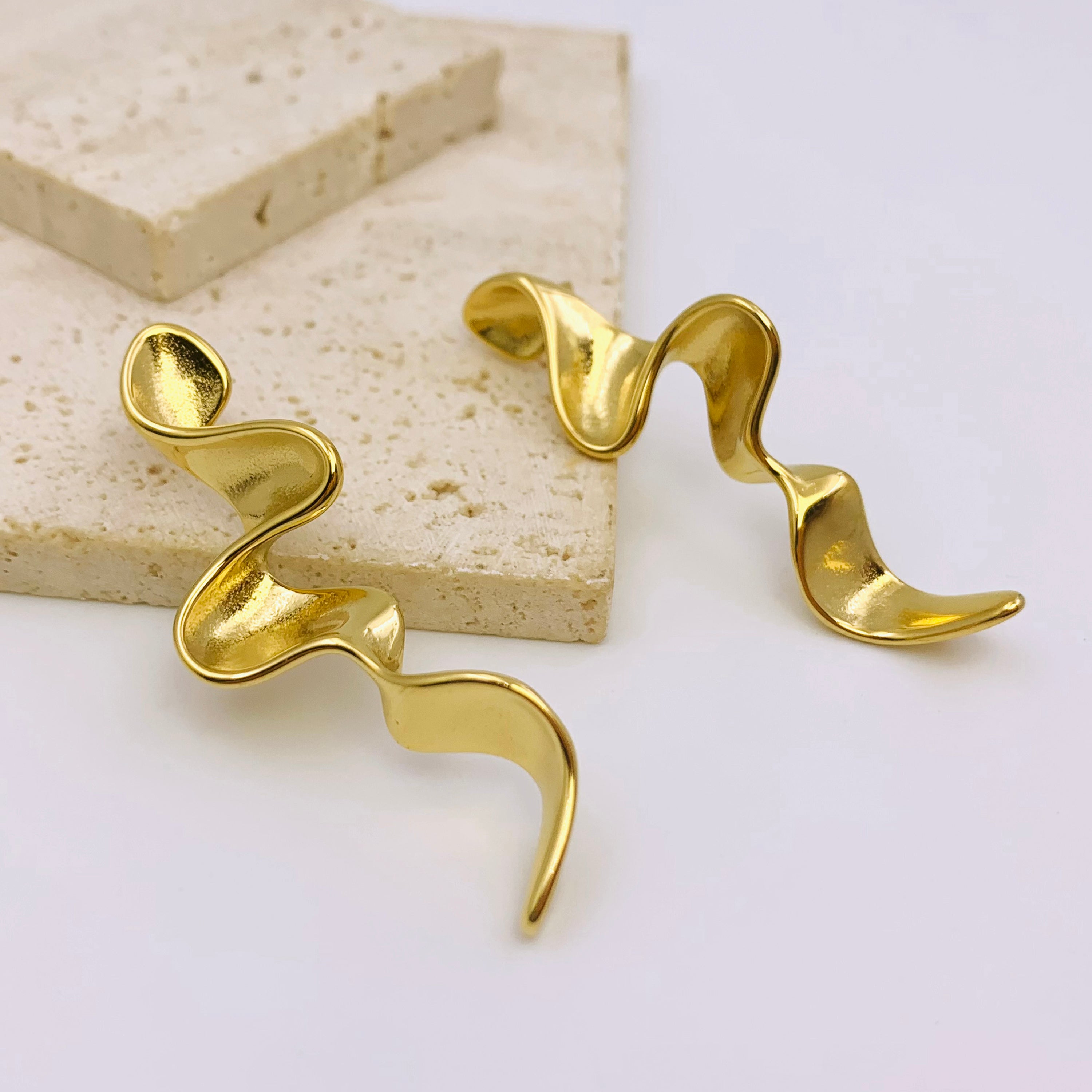 Muse Twist Earrings