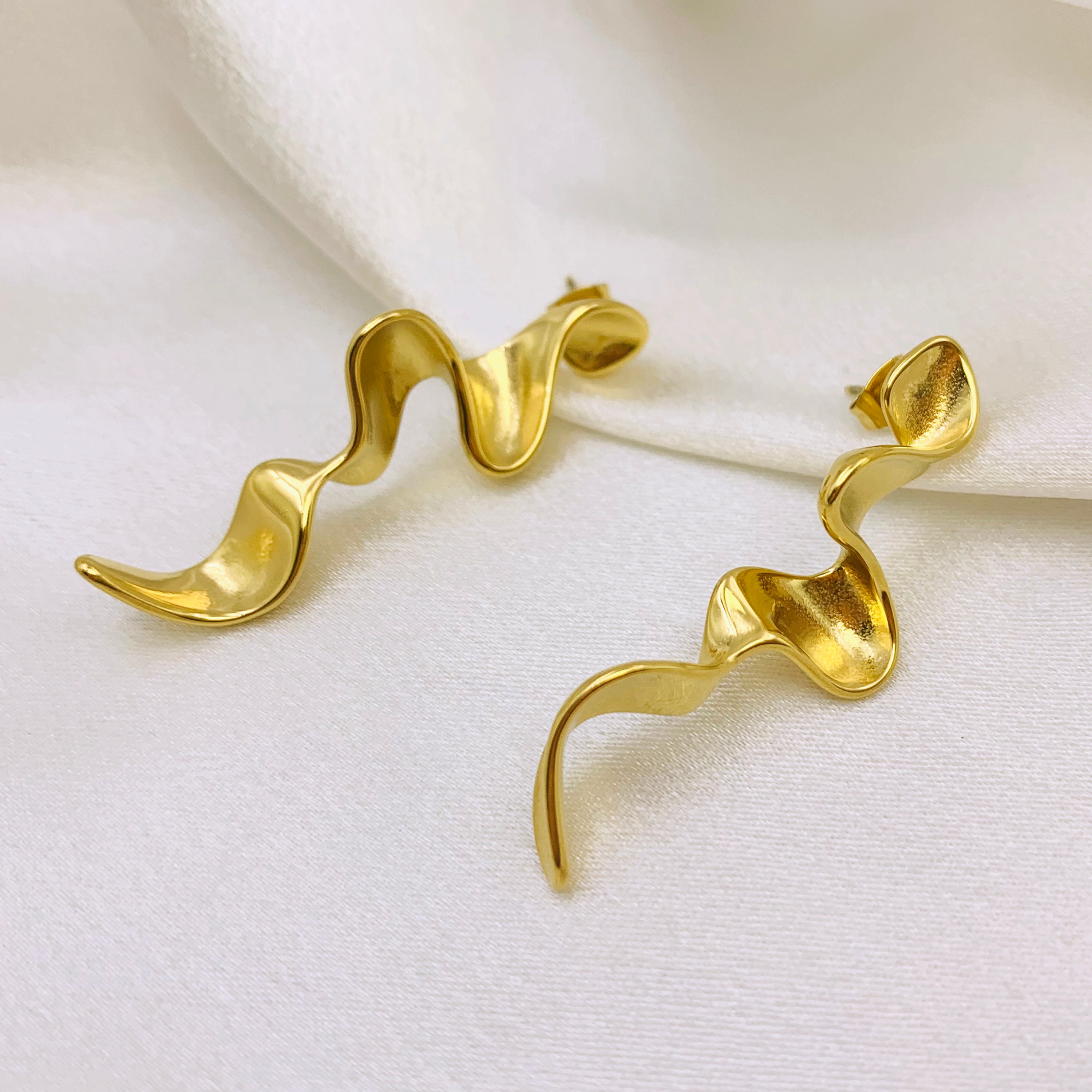 Muse Twist Earrings