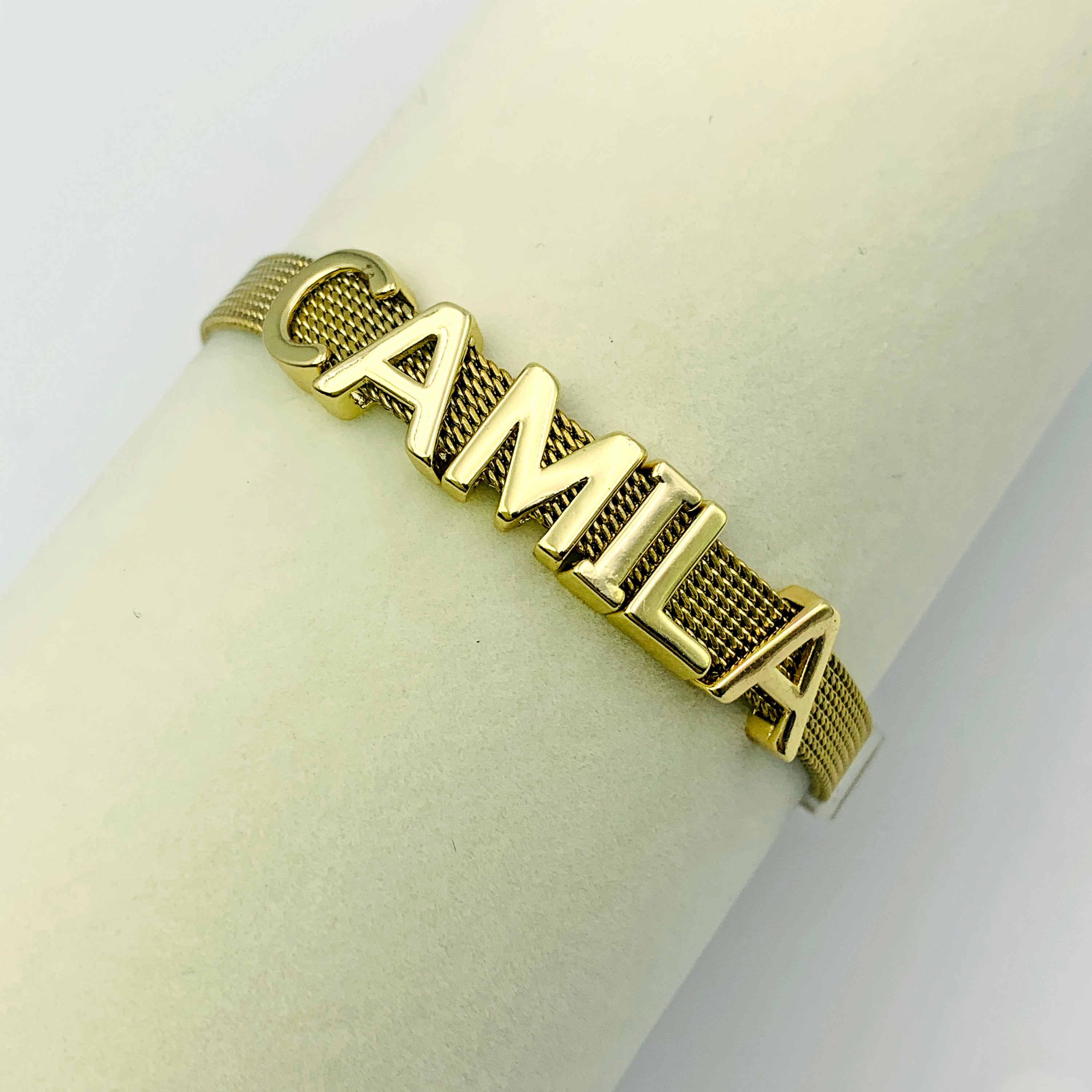 Pulsera de malla con nombre moderno