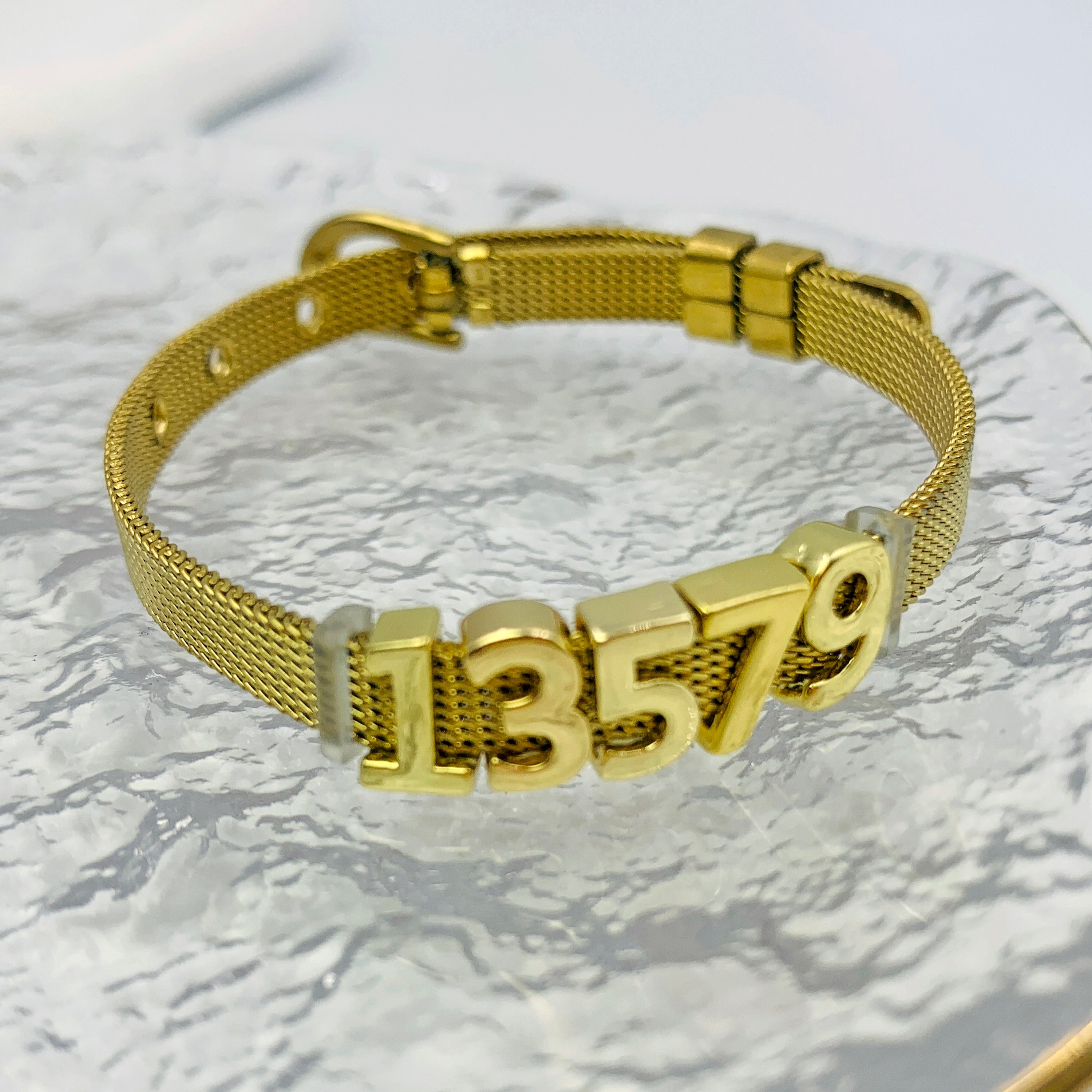 Golden Mesh Moment Bracelet