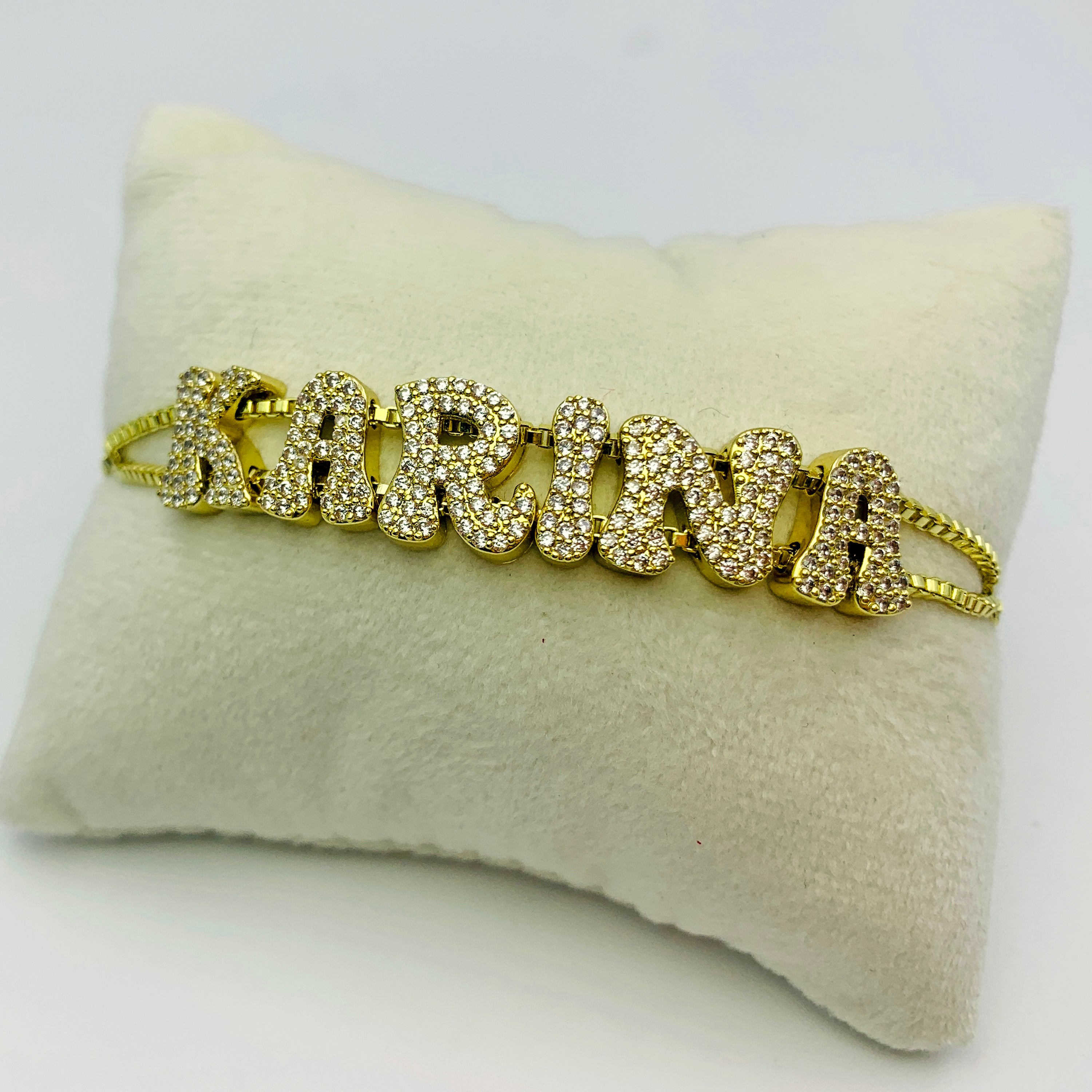 Pulsera decorativa con nombre Lumina