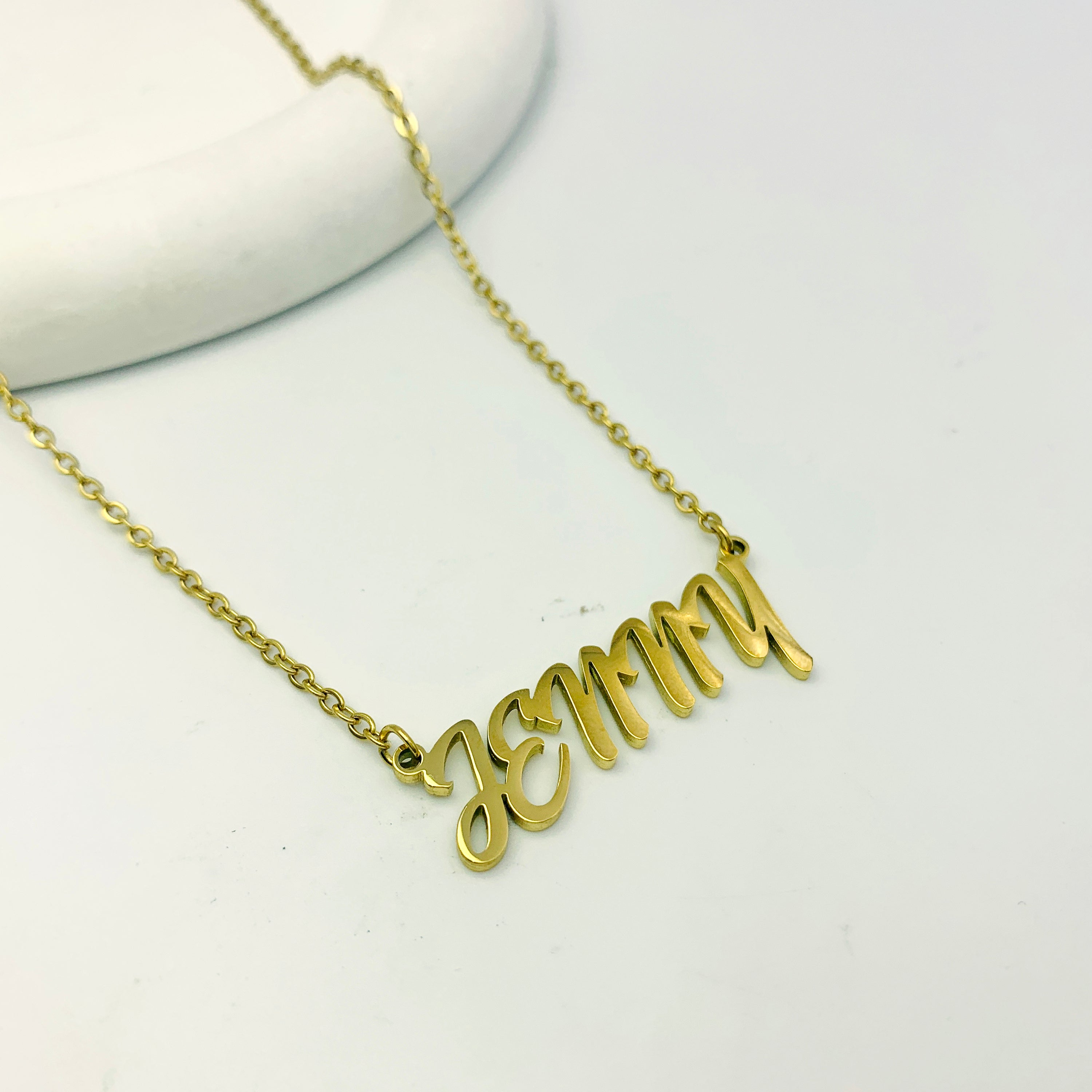 Collar con nombre de oro personalizado