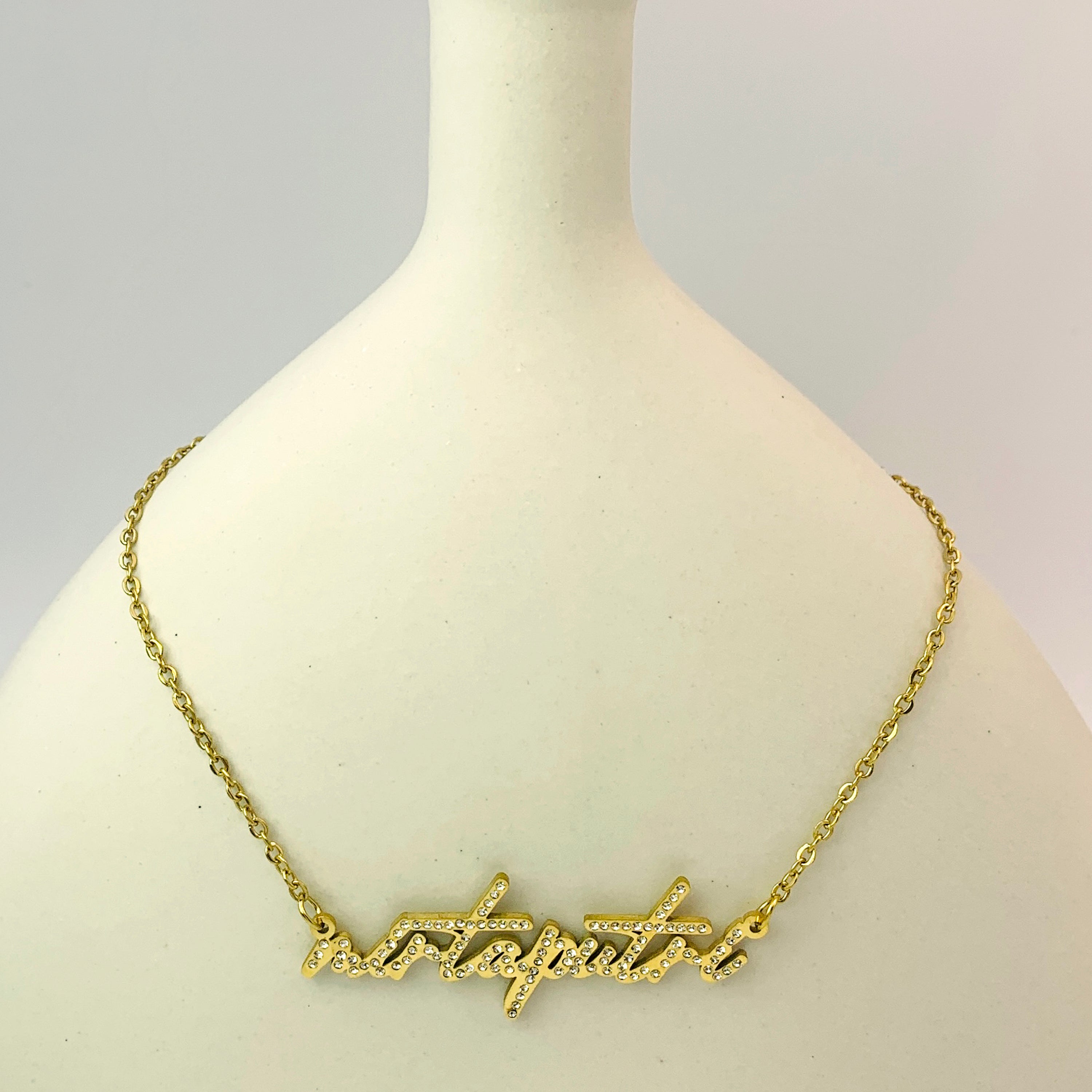 Collar con placa de identificación de circonita personalizada