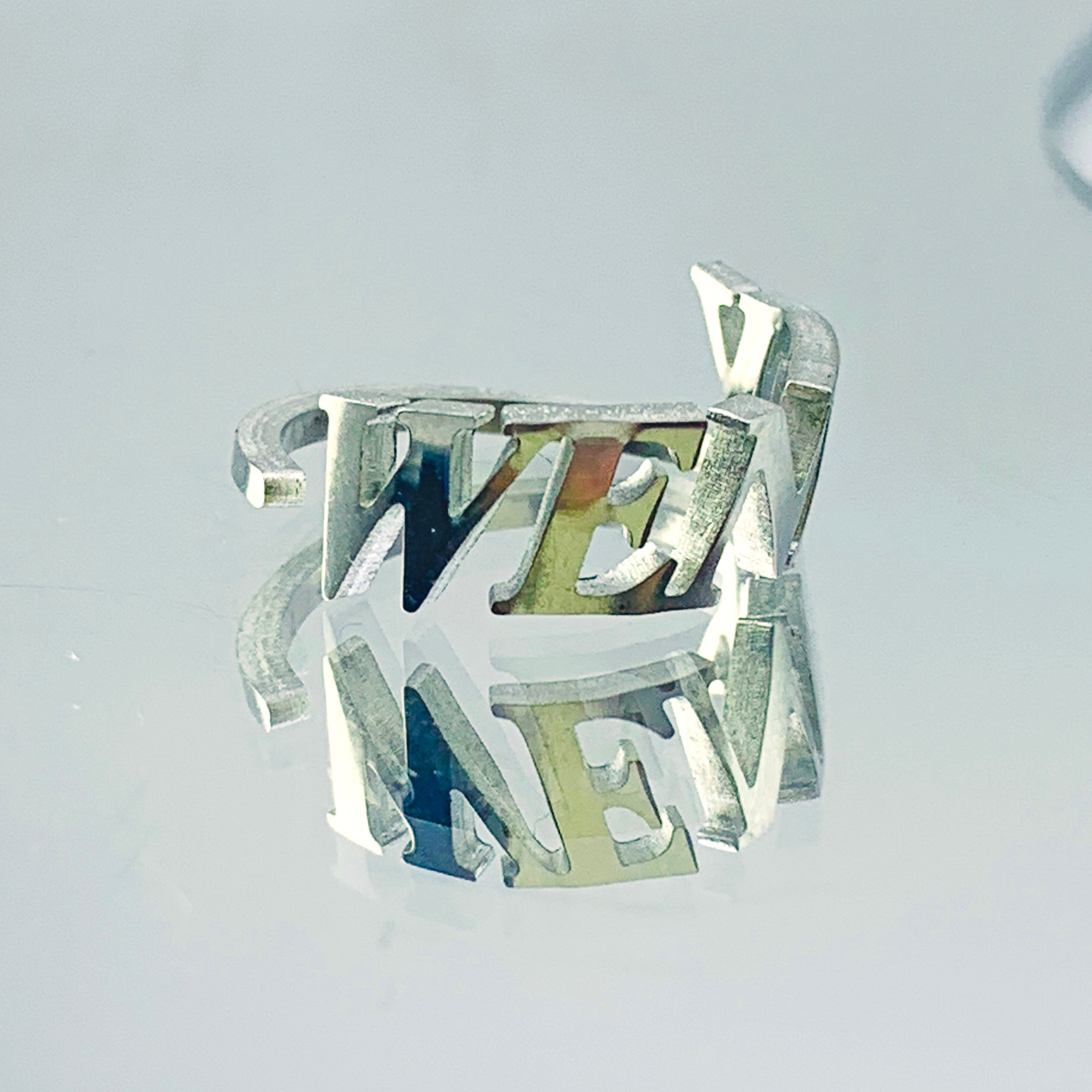 Anillo personalizado con firma personal