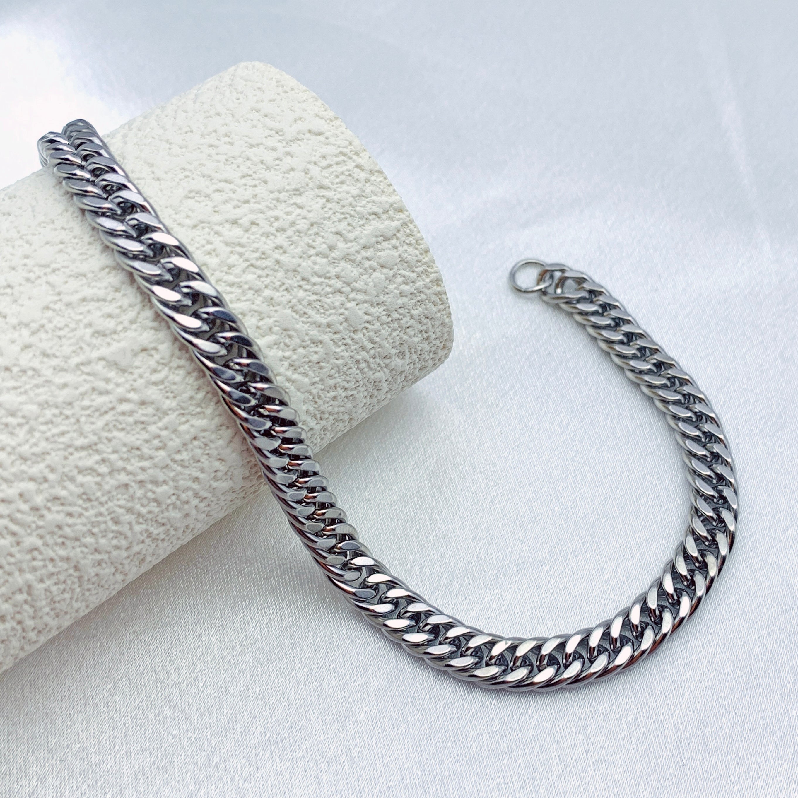 Curb Link Chain Bracelet