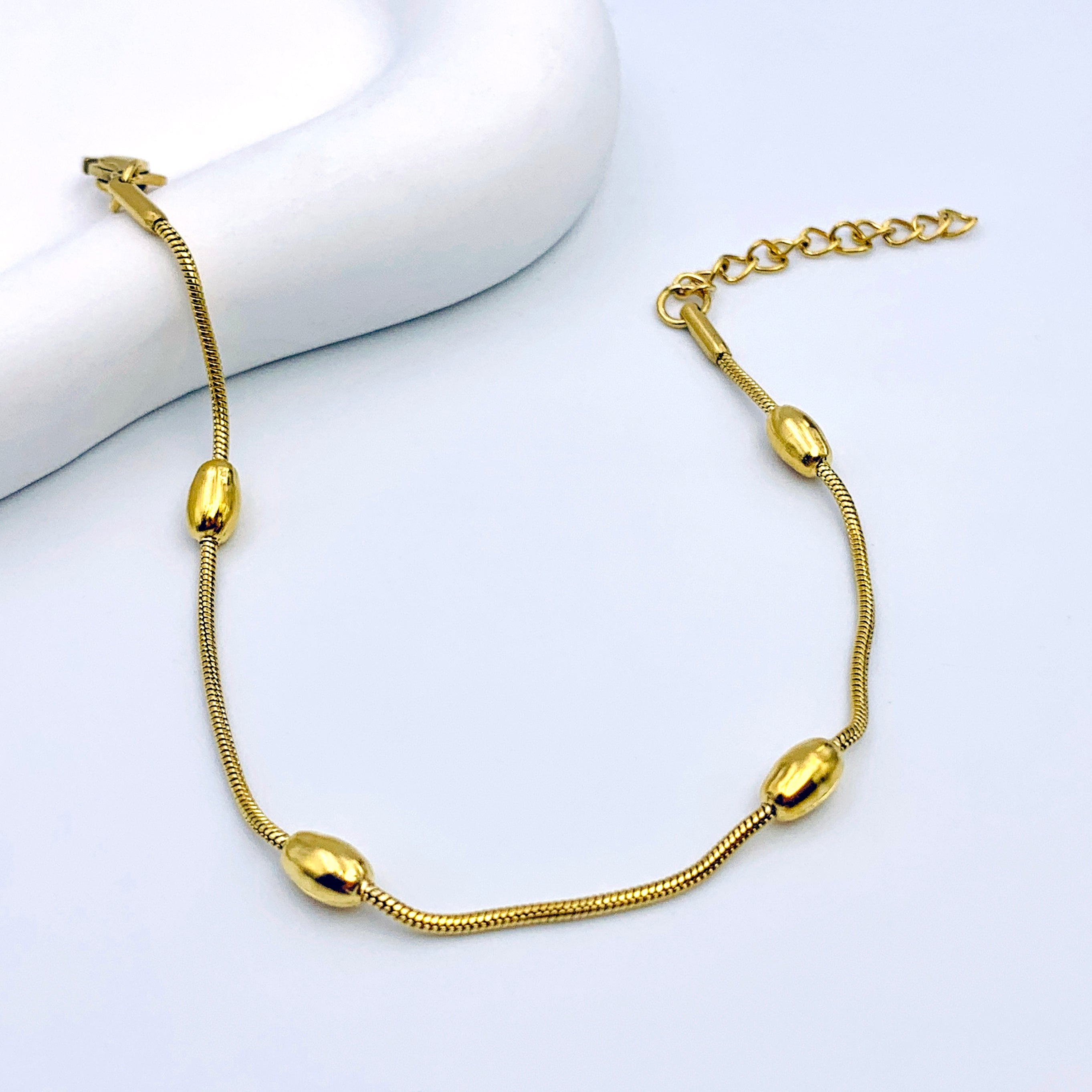 Minimalist Oval Bead Bracelet