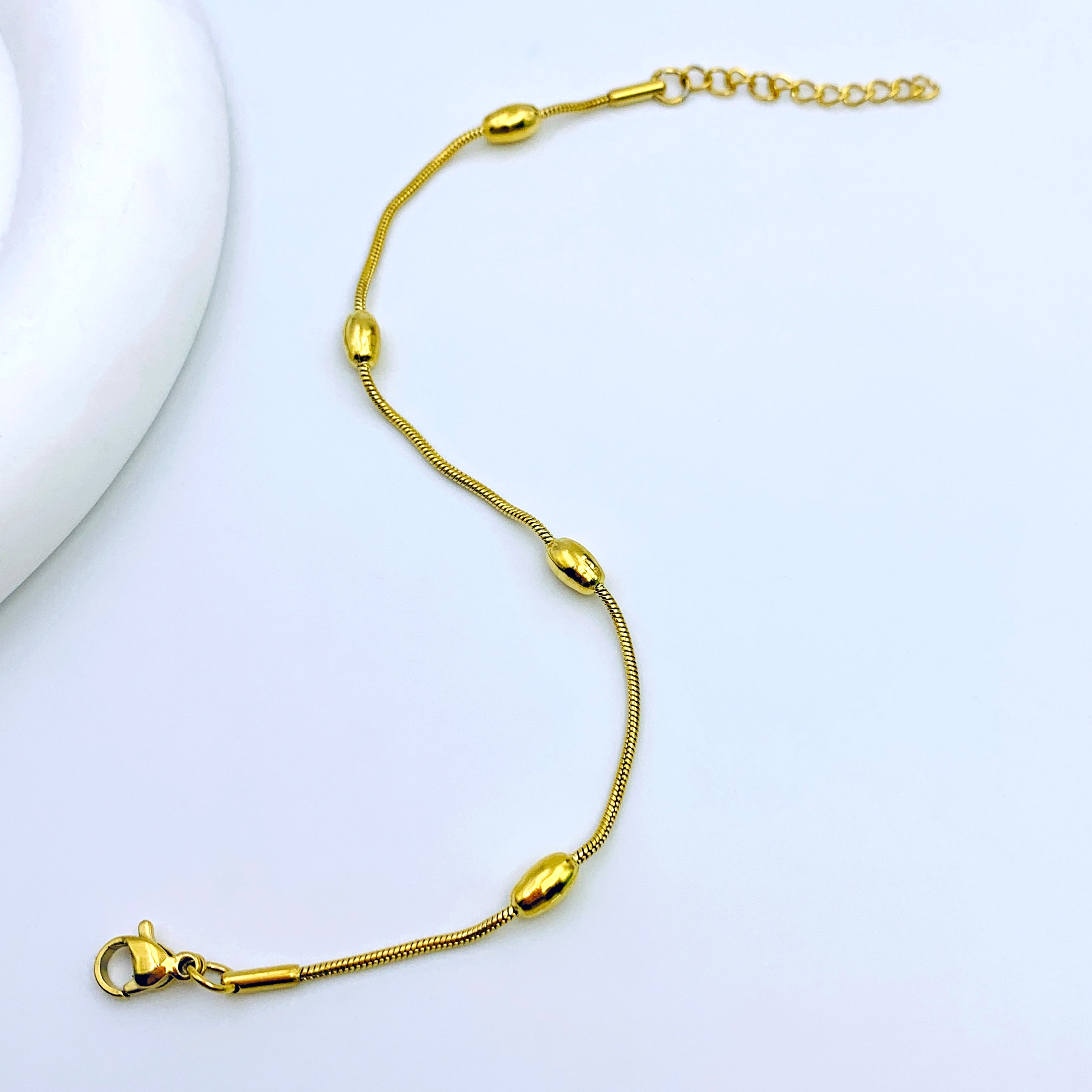 Minimalist Oval Bead Bracelet