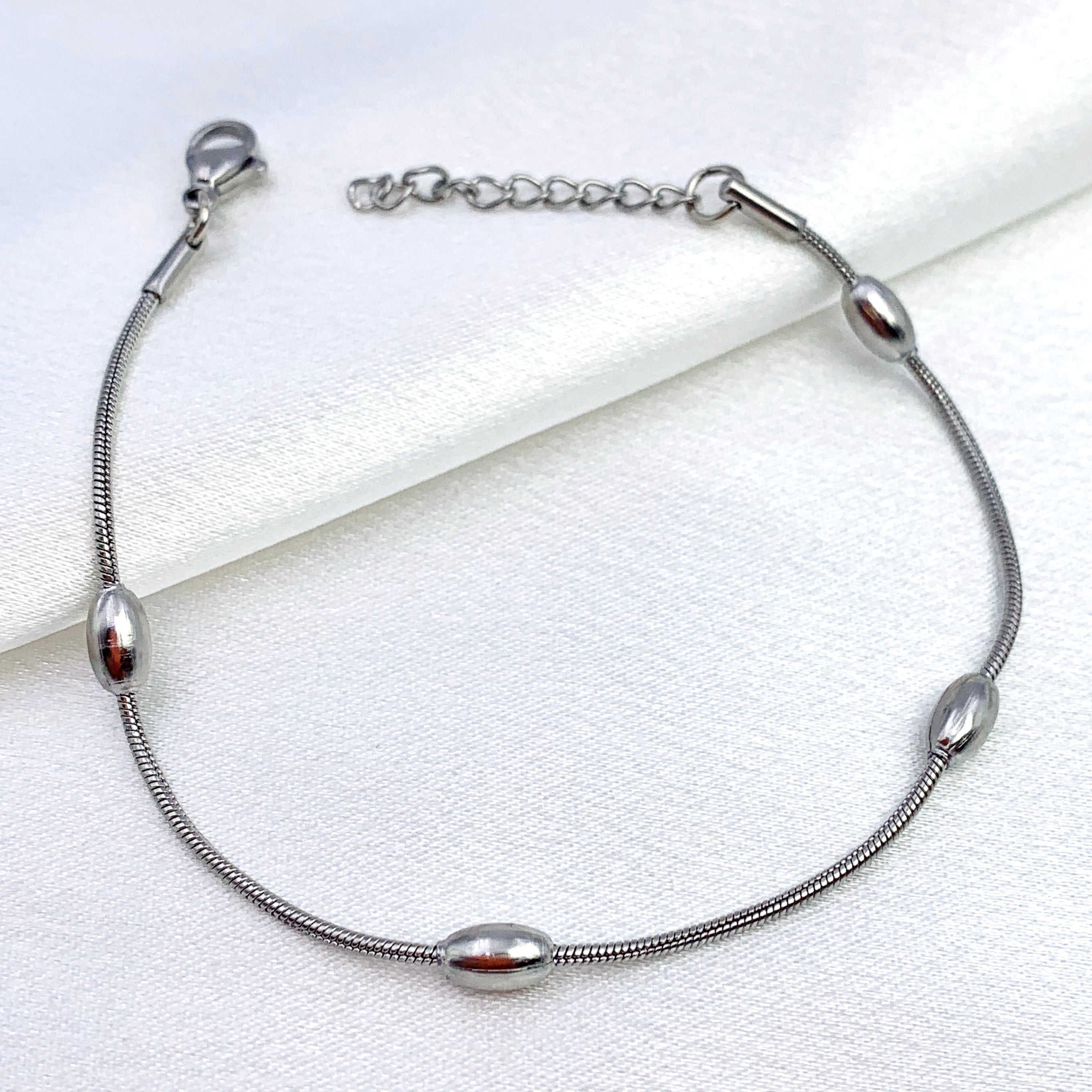 Minimalist Oval Bead Bracelet