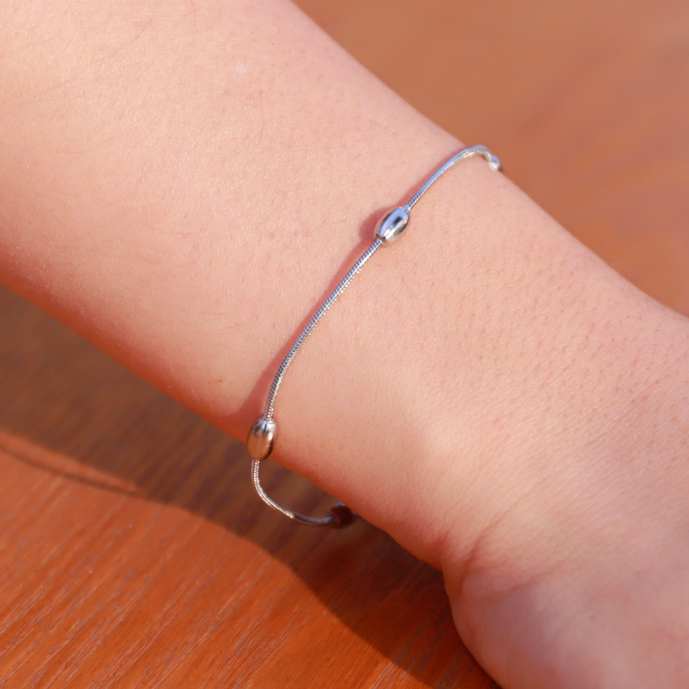 Minimalist Oval Bead Bracelet