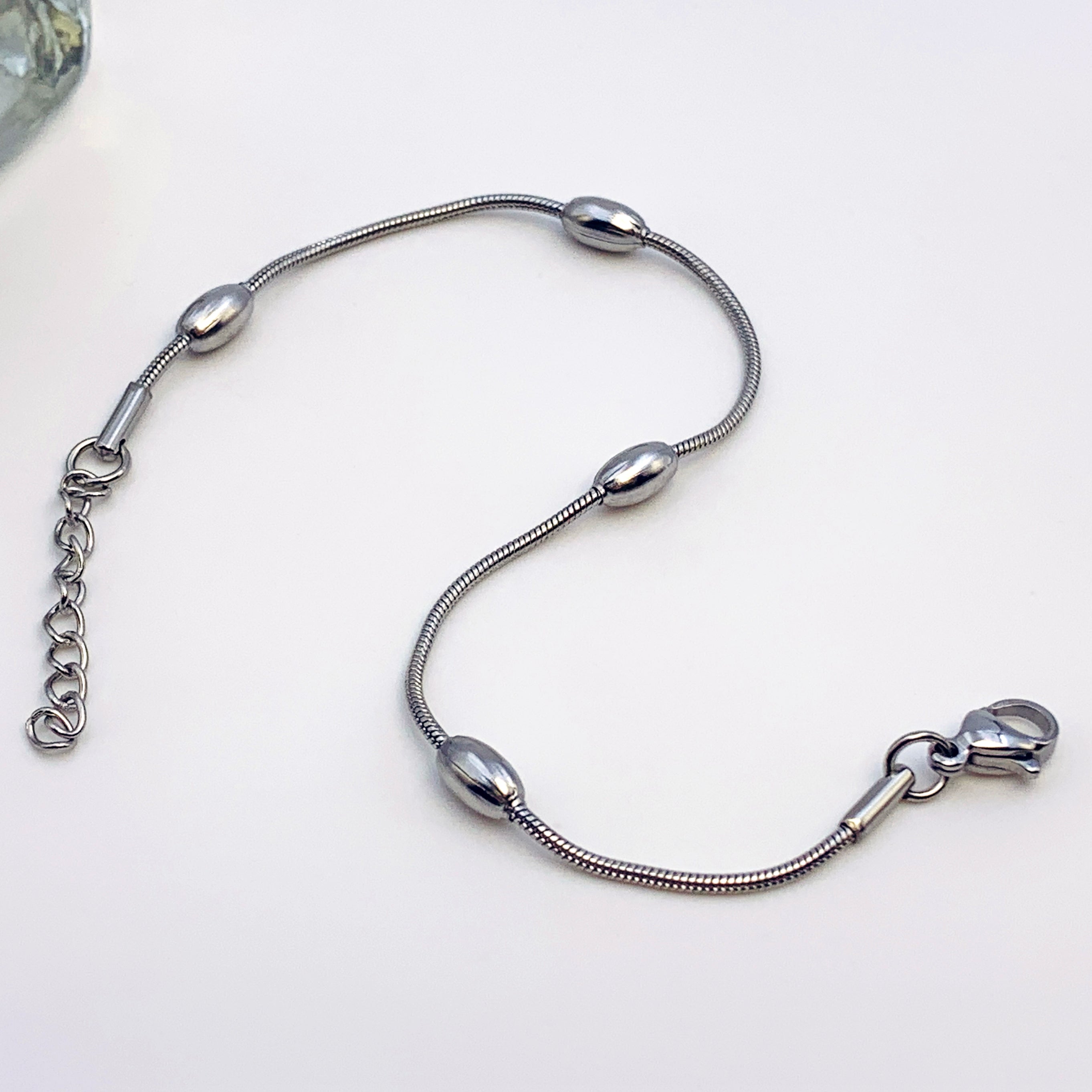 Minimalist Oval Bead Bracelet