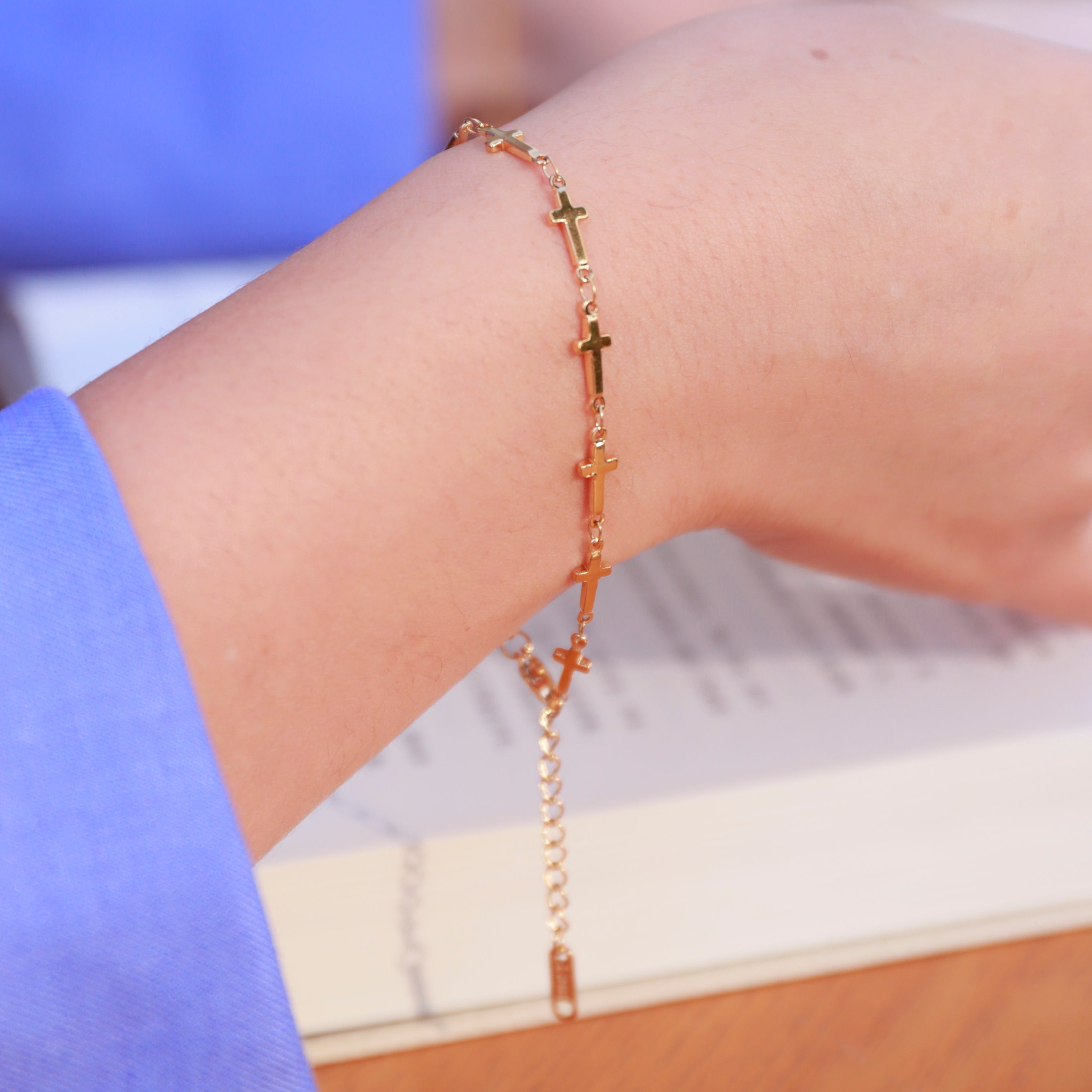 Cross Link Bracelet